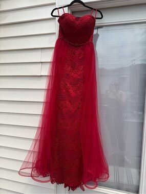 Dave & Johnny Red Lace and Tulle Prom Gown